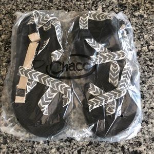 Chaco Z2 Classic Sandal-Trine Black and White